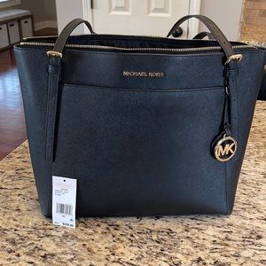 Michael Kors Voyager Tote